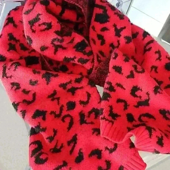 So Soft Animal Print Scarf - Picture 4 of 4